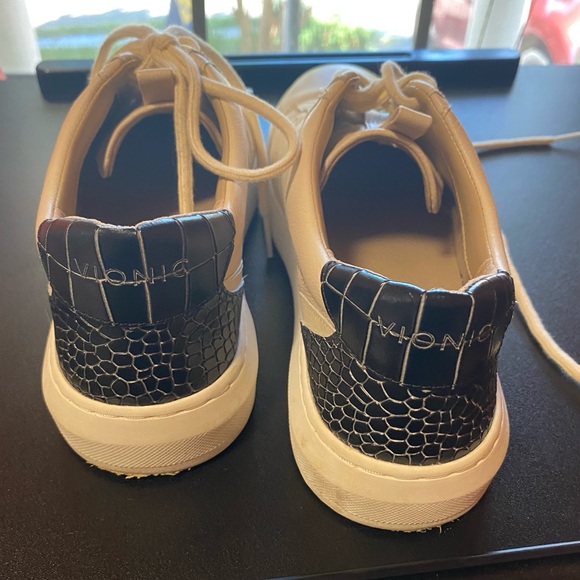 🌸 Vionic | Simasa Leather Sneakers, size 8 - Picture 2 of 3